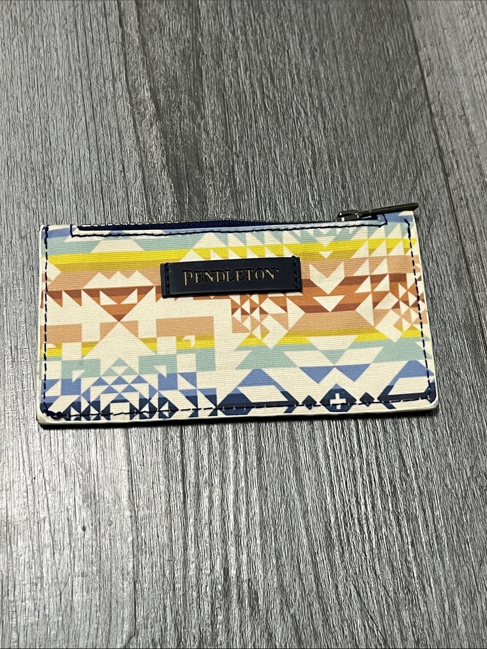 Pendleton ID  card holder with zipper
